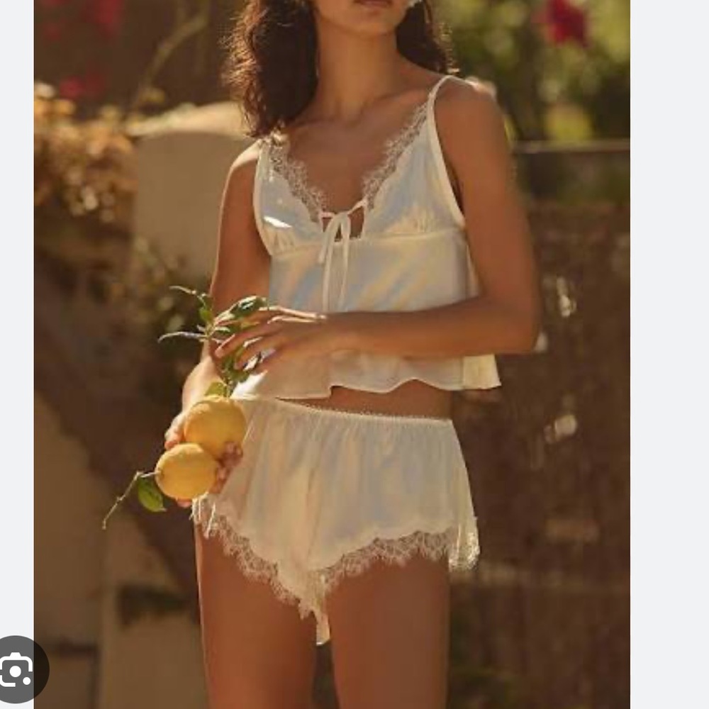 Kat the label Sorrento set white